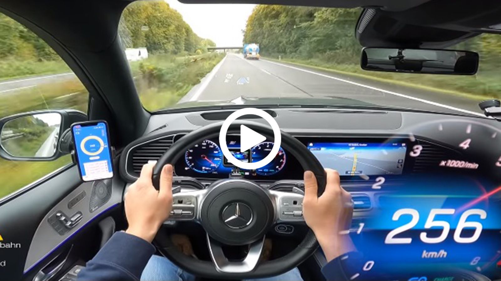 Η θηριώδης Mercedes GLS «βάζει φωτιά» στην Autobahn