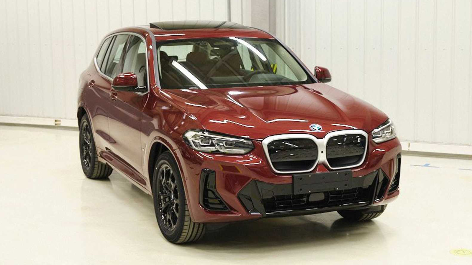 Πρώτες εικόνες των ανανεωμένων BMW X3 & iX3