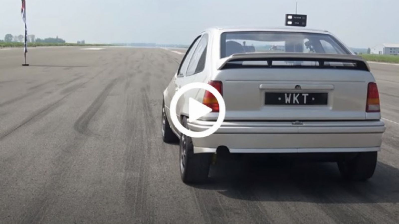 Οpel Kadett μεταμορφώνεται σε Ferrari με το που μπει η 3η!