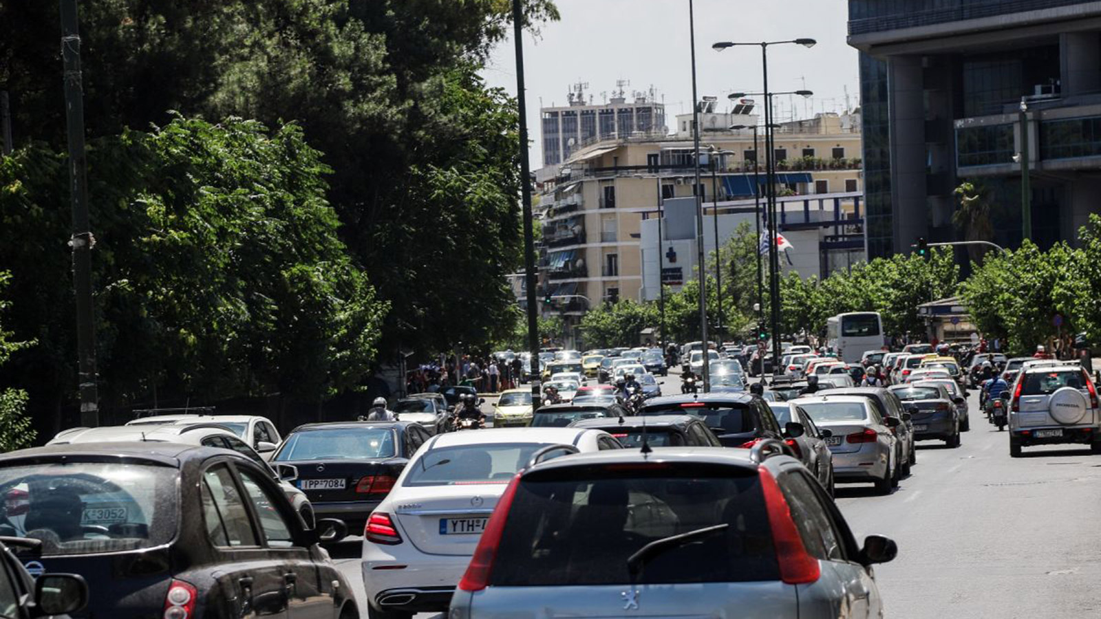 Στην Ελλάδα ο τρίτος υψηλότερος ΦΠΑ για νέο Ι.Χ.