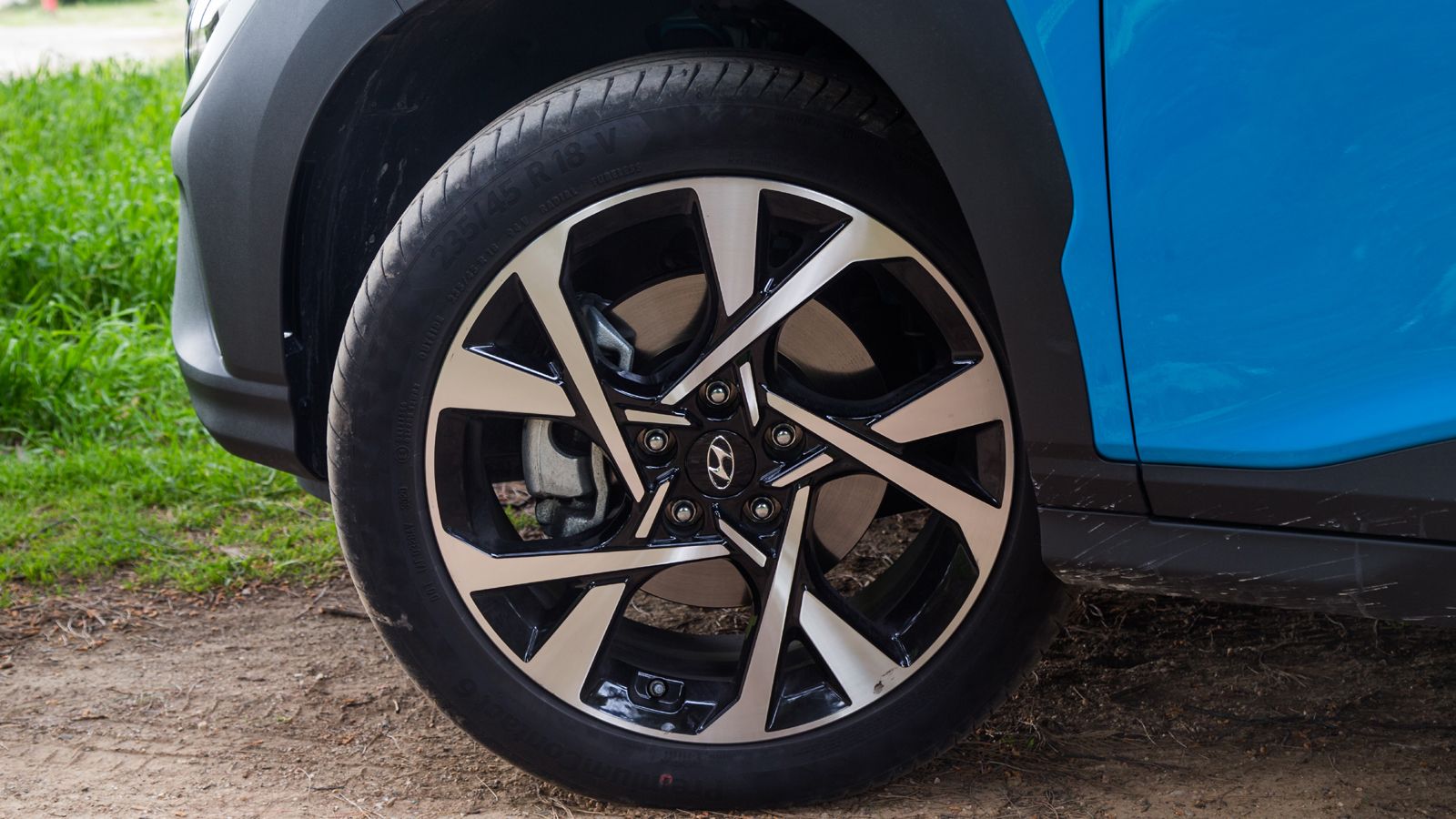 Hyundai Kona Vs Toyota C-HR