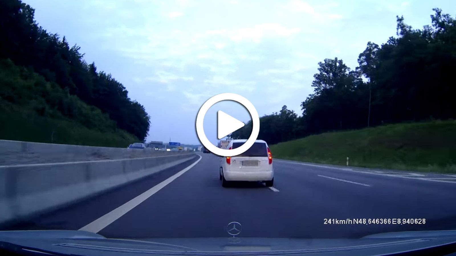«Τσαρούχωμα» σε Mercedes με 240 χλμ./ώρα!