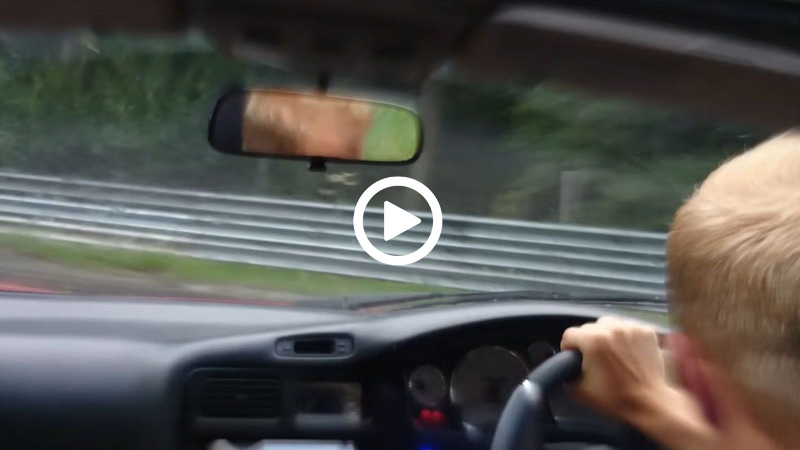 Σακάτεψε το MR2 του αδερφού του στο Ring