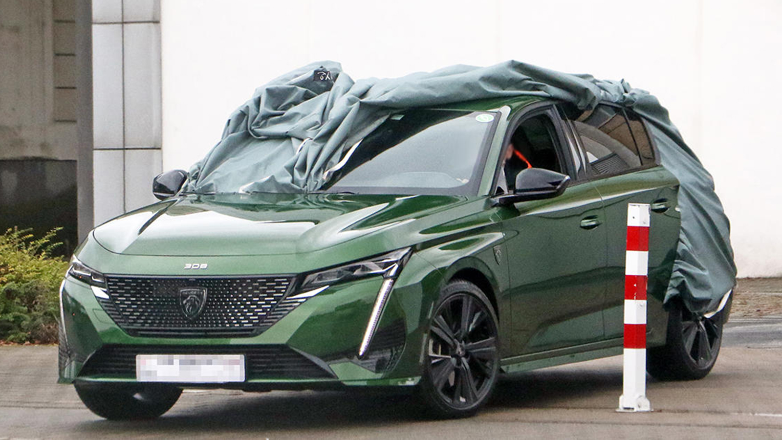 Διαρροή φωτογραφιών! Η τρίτη γενιά του Peugeot 308 βρίσκεται προ των πυλών. Επιθετικό, άγριο και εκλεπτυσμένο με τη νέα σχεδιαστική ταυτότητα της Peug