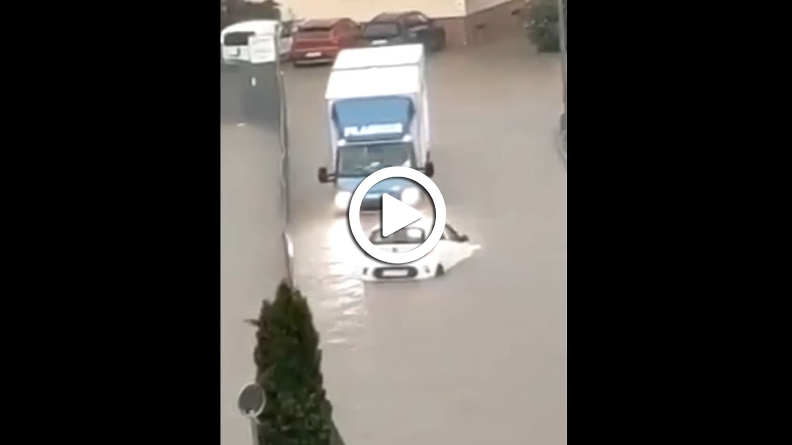 Kia Picanto σε πλημμύρα πάει καλύτερα και από βάρκα