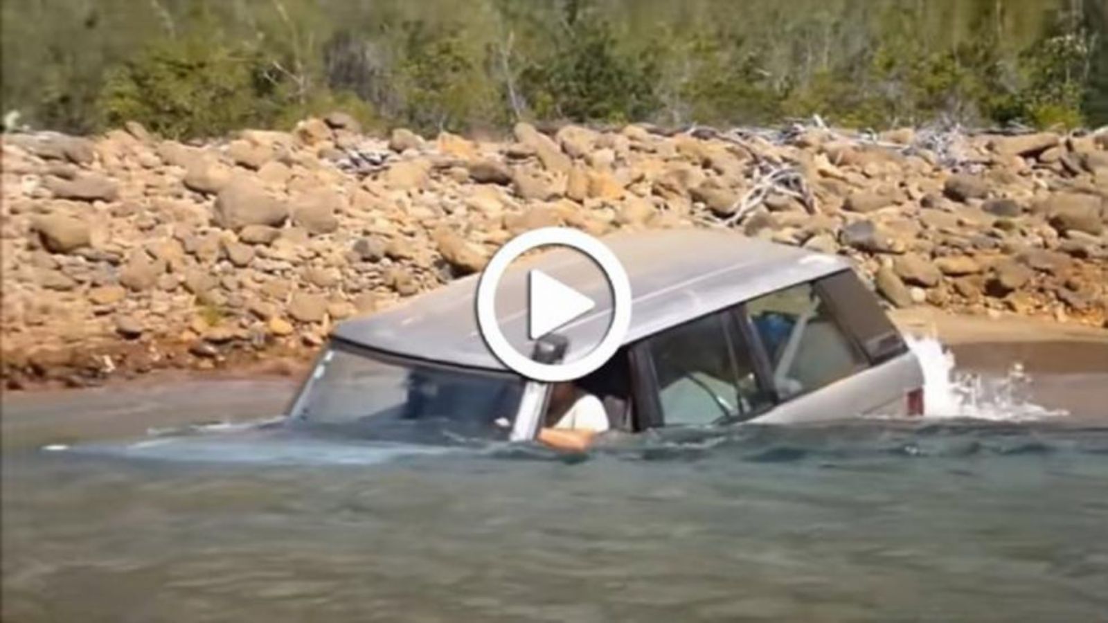 Στέκεσαι προσοχή μπροστά σε αυτό το Range Rover