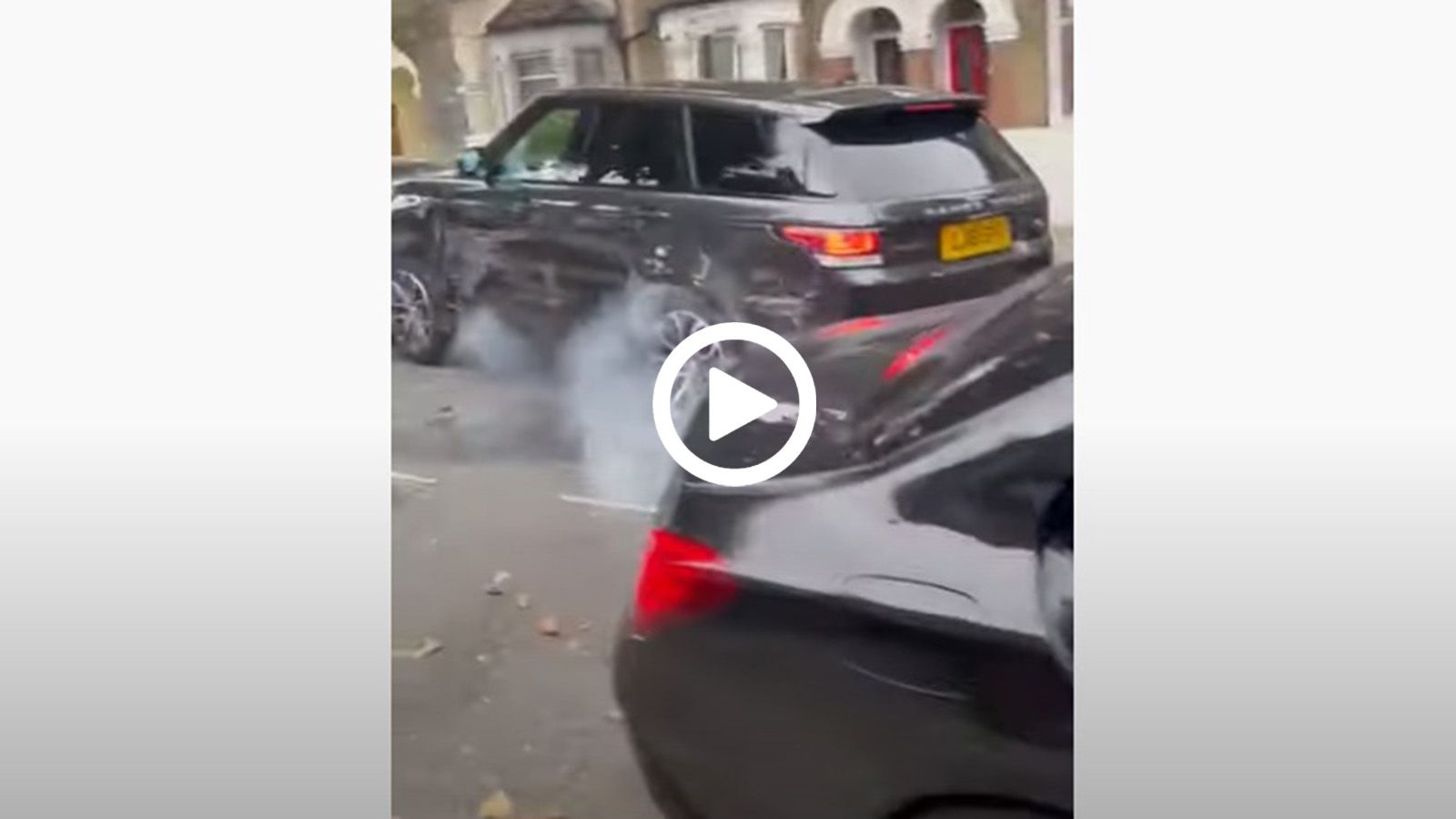 Range Rover σπέρνει το χάος, μαγαρίζει Μercedes & BMW
