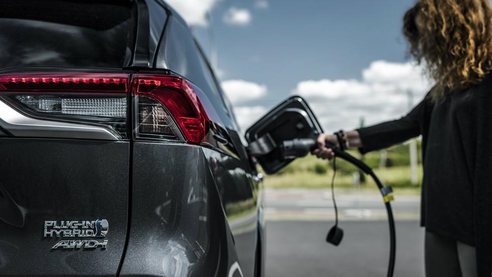 Νέο Toyota RAV4 PHEV