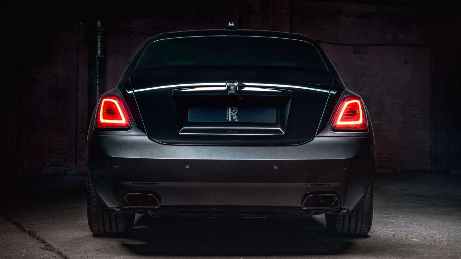 Ήρθε η Rolls-Royce Ghost Black Badge γεμάτη «αλητεία»