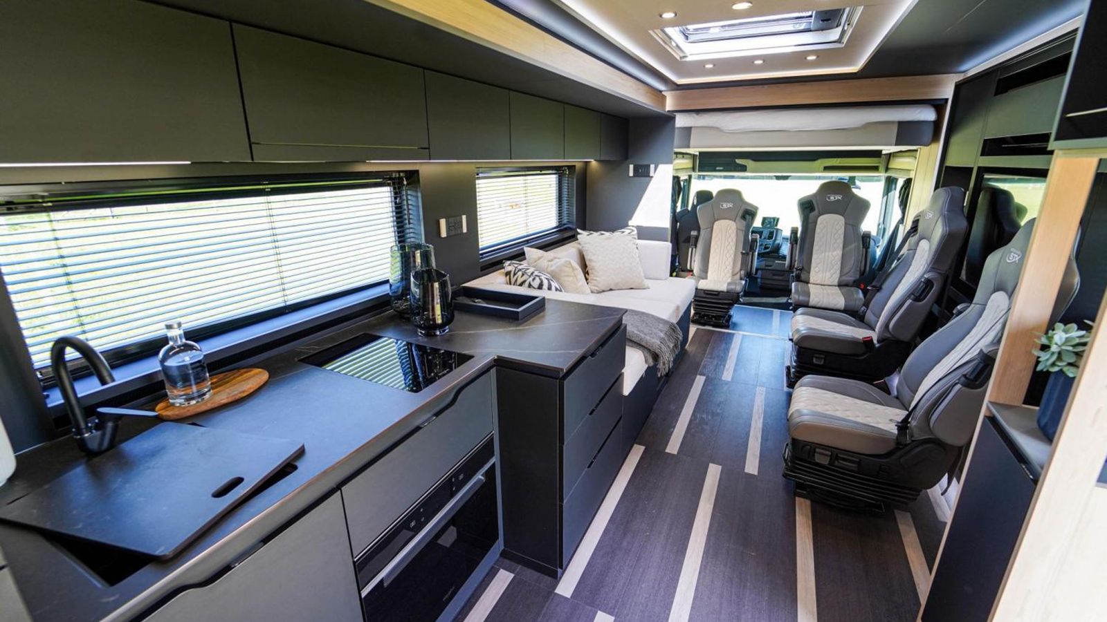 Και όμως βρισκόμαστε σε φορτηγό της Scania!