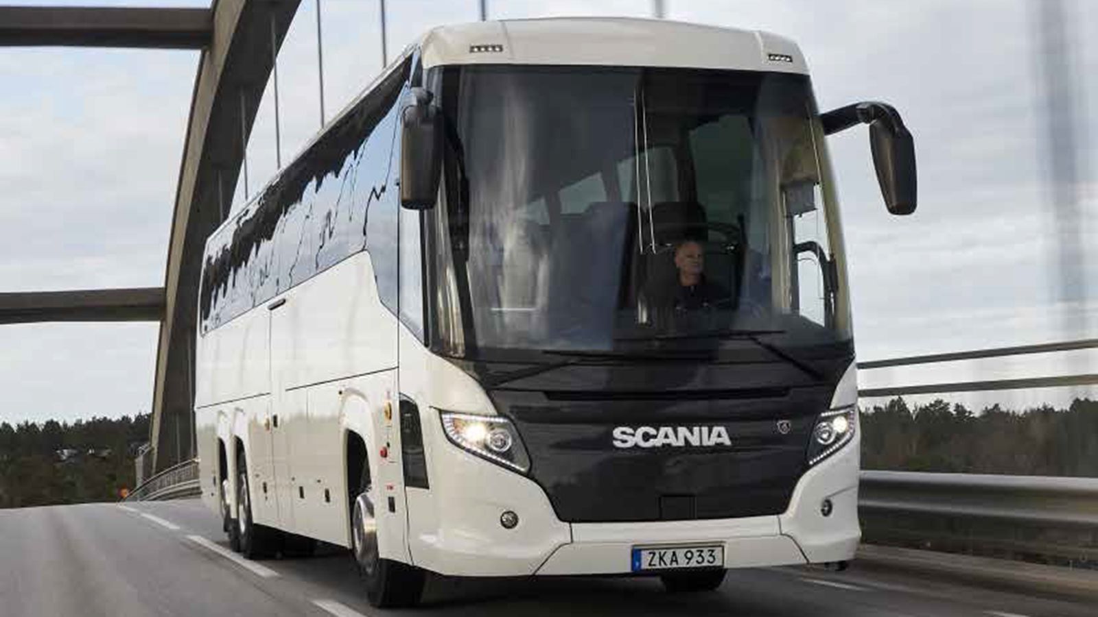 Νέο Scania Touring και κινητήρας «μπαλαντέρ»