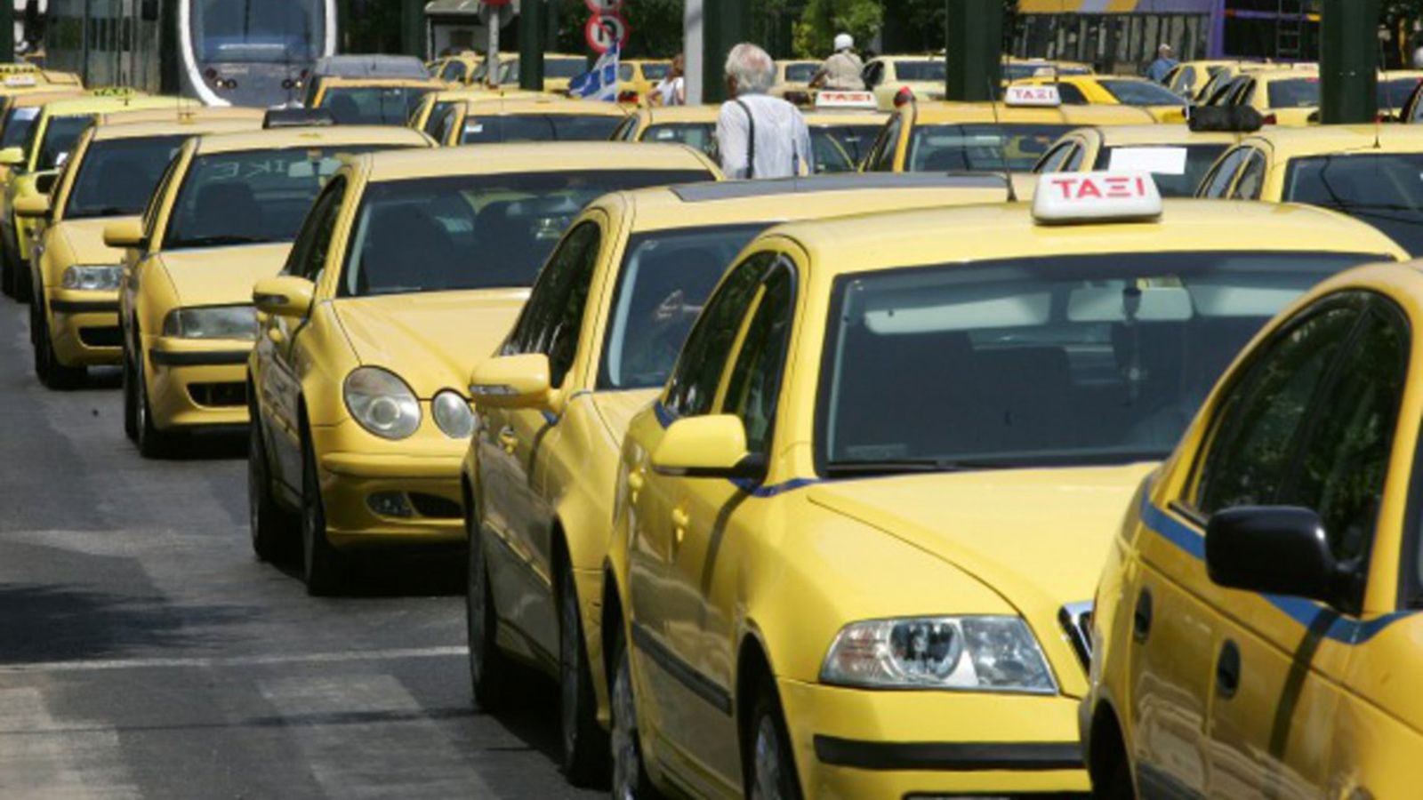 Παράγγειλες νέο ταξί; Παίρνεις παράταση 6 μηνών στο παλιό!