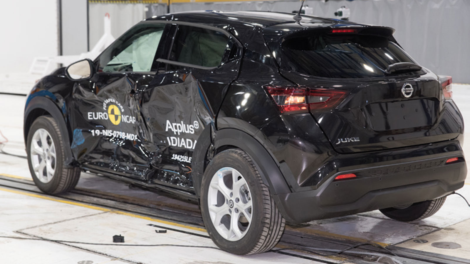 4. Nissan Juke: 42,1 πόντοι και 85%
Στην ακριανές πίσω θέσεις επιβατών του Nissan Juke υπάρχει πρόβλεψη τοποθέτησης βάσεων ISOFIX.