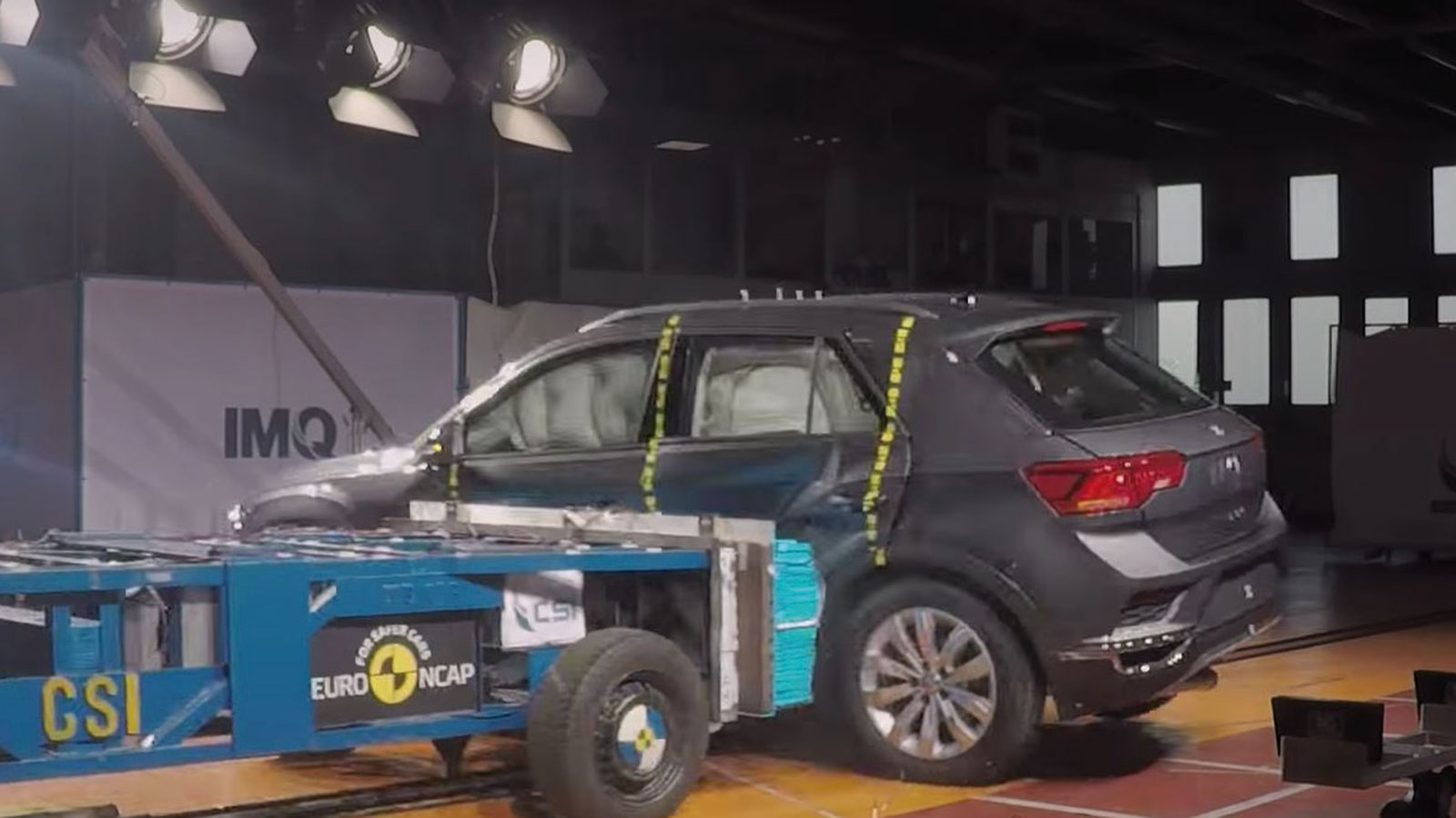 1. VW T-Roc: 43 πόντοι και 87%
Με 43 πόντους και ποσοστό 87% το VW 
T-Roc θεωρείται κορυφαίο μικρό SUV στην προστασία ανηλίκων, βάσει της αναλυτικής