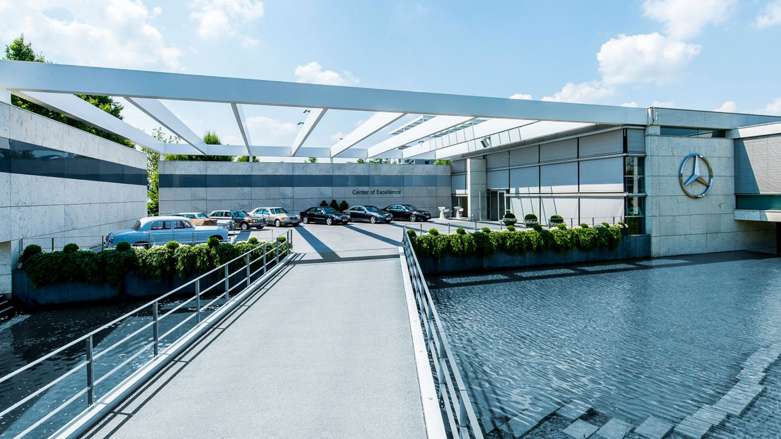 Ο προσωπικός σύμβουλος στο «Center of Excellence θα δώσει αποκλειστικές κατευθύνσεις για το πώς θα γίνει το αυτοκίνητο του καθενός πραγματικά ξεχωριστ