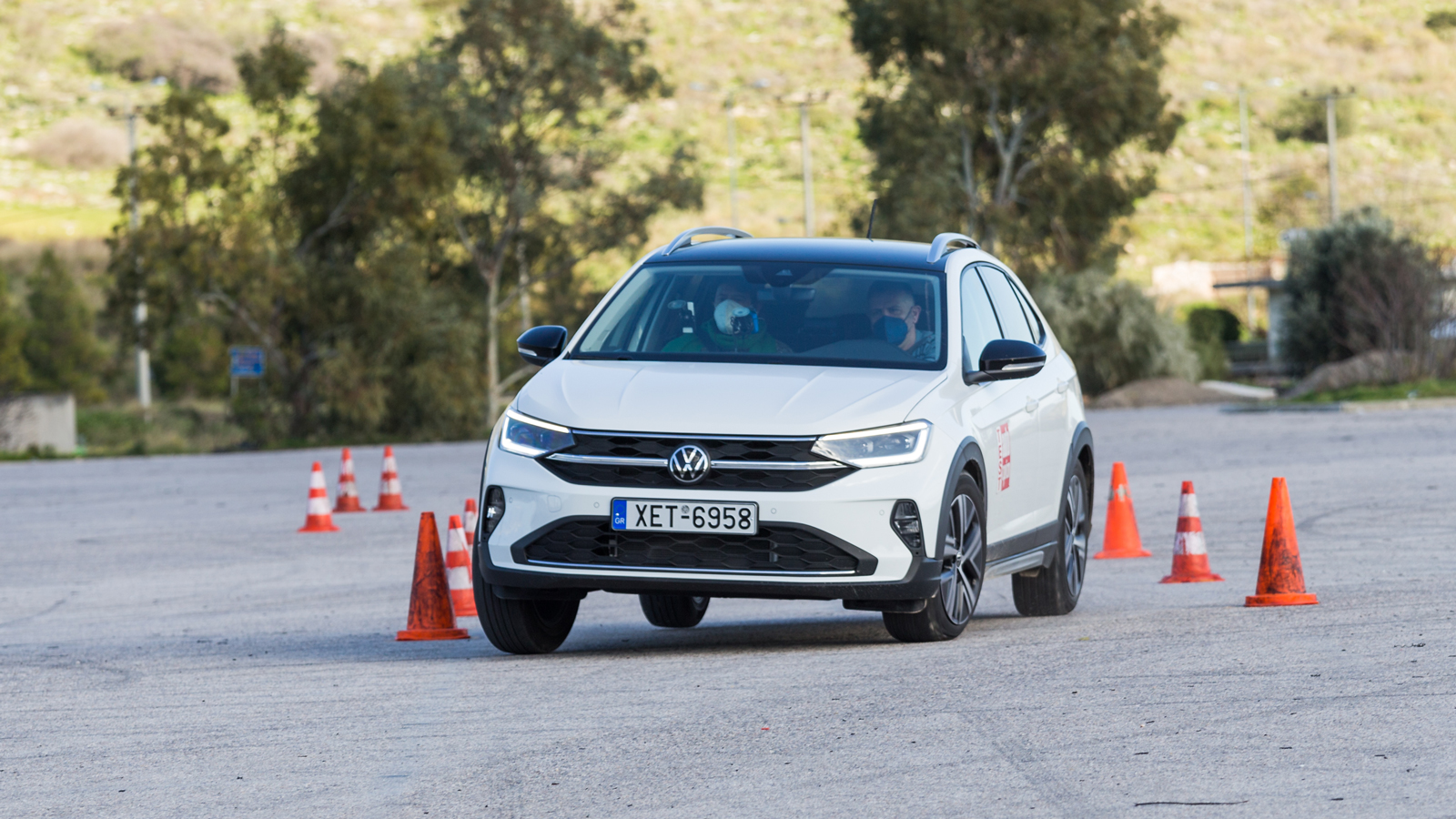 Το ουδέτερο κράτημα του Taigo άφησε ευχάριστες εντυπώσεις και στους πίσω επιβάτες, καθώς ακόμη και στις προσπάθειες πάνω από το όριο δεν ένιωσαν ανασφ