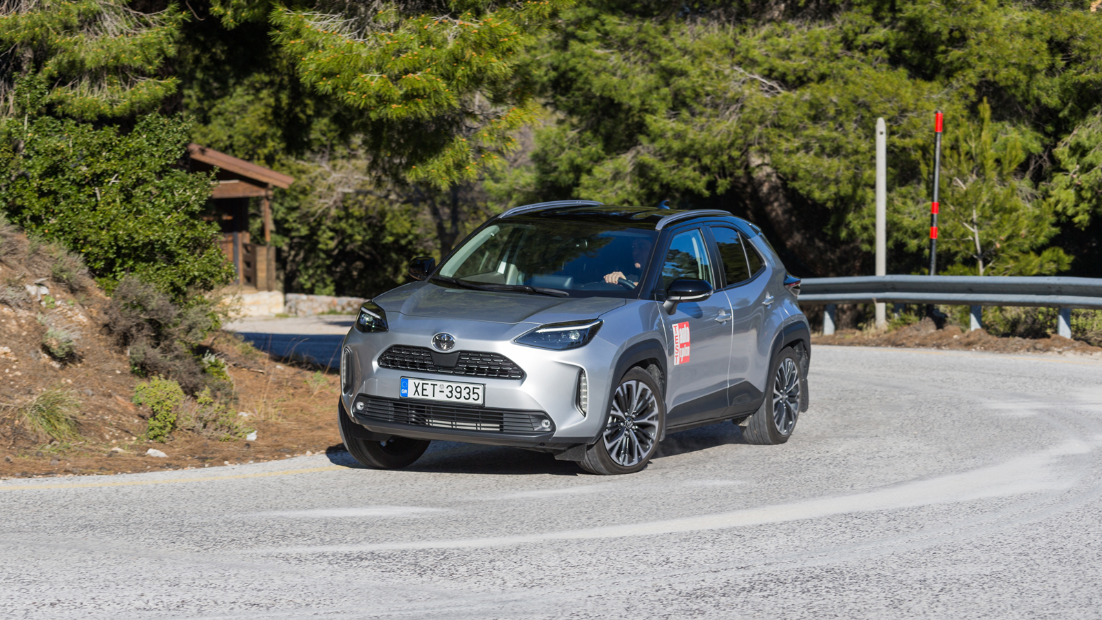 Μέσα στην πόλη λοιπόν το Yaris Cross είχε κατανάλωση 6,6 λτ./100 χλμ., από τις χαμηλότερες που είδαμε εντός πόλης με ευχάριστη και πολιτισμένη λειτουρ