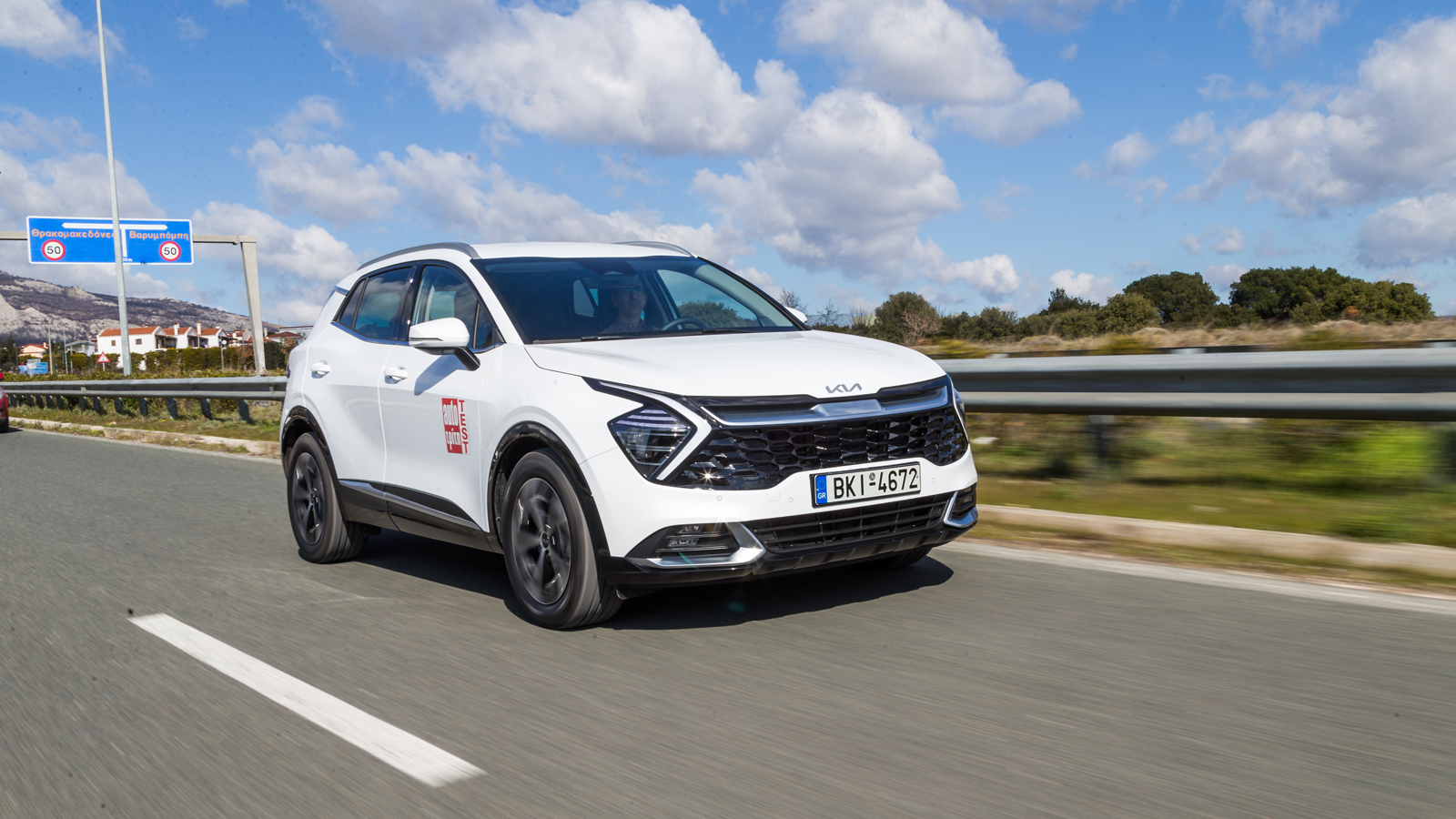 Οι μεγαλύτερες εξωτερικές διαστάσεις του Sportage νέας γενιάς βελτιώνουν και τους εσωτερικούς χώρους του νέου μοντέλου, εδραιώνοντας το ως ένα από τα 