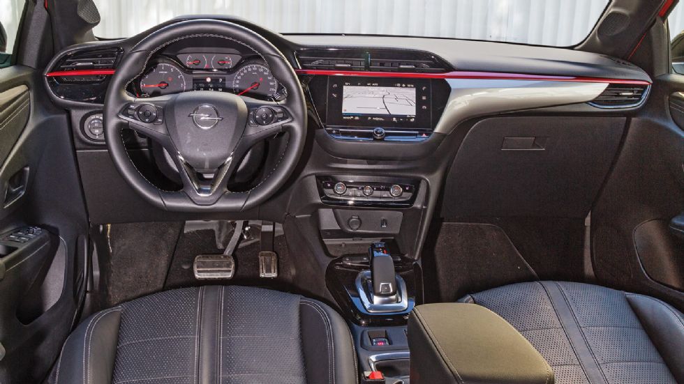 Στο νέο Opel Corsa ξεχωρίζει το υψηλό το επίπεδο ποιότητας της καμπίνας, με μαλακό υλικό στο πάνω μέρος του ταμπλό και «γεροδεμένη» συναρμολόγηση. Η ν