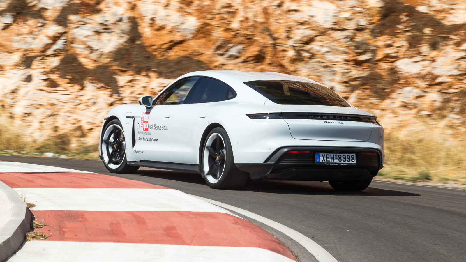 Δοκιμή: Porsche Taycan 4S