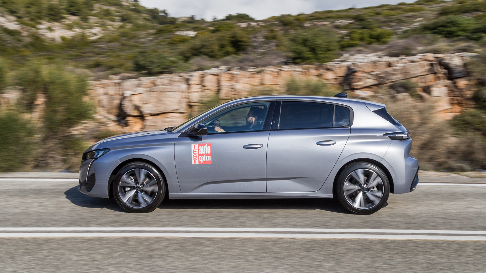 Η Peugeot αγαπάει ακόμα το diesel και ο 1,5 BlueHDi αποτελεί λαμπρό δείγμα του είδους. Με 130 άλογα, πλούσια ροπή και πολιτισμένη λειτουργία, εξασφαλί