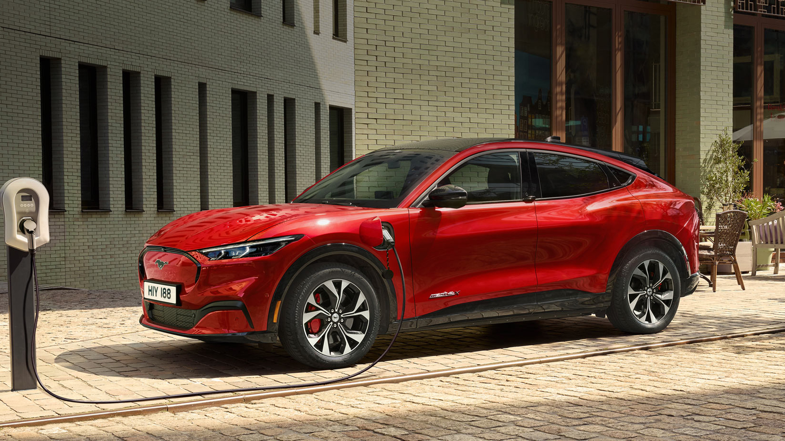 Μία εναλλακτική μέθοδο ψύξης και ένα νέου τύπου καλώδιο λανσάρει η Ford, με σκοπό να διοχετεύεται μεγαλύτερη ροή ρεύματος, άρα και ταχύτερη φόρτιση, χ