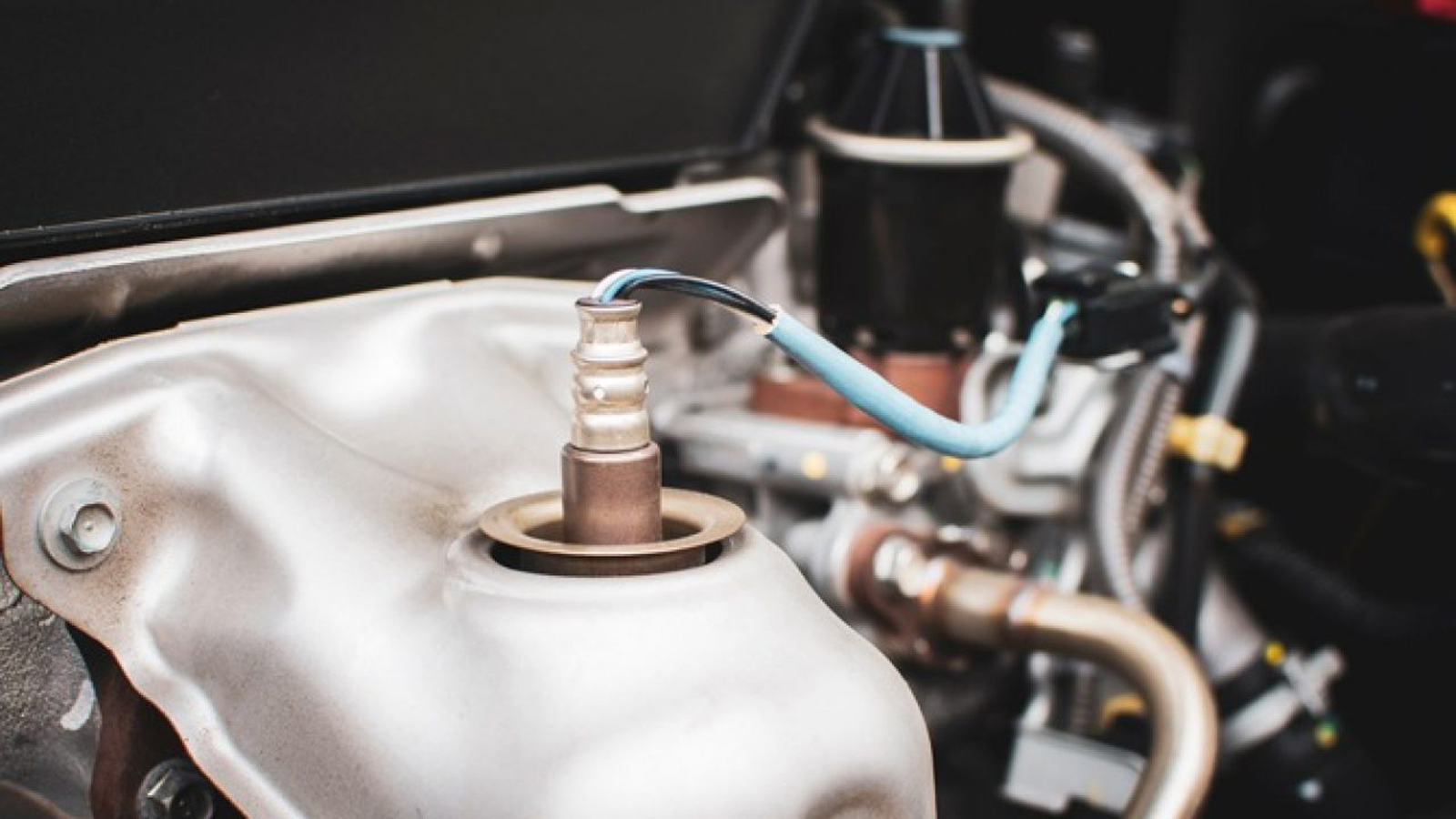 Αρκετά συχνή περίπτωση να ανάψει το check engine, είναι να πιάνει λάθος ένδειξη ο αισθητήρας λάμδα, είτε λόγω δυσλειτουργίας του αυτοκινήτου, είτε λόγ