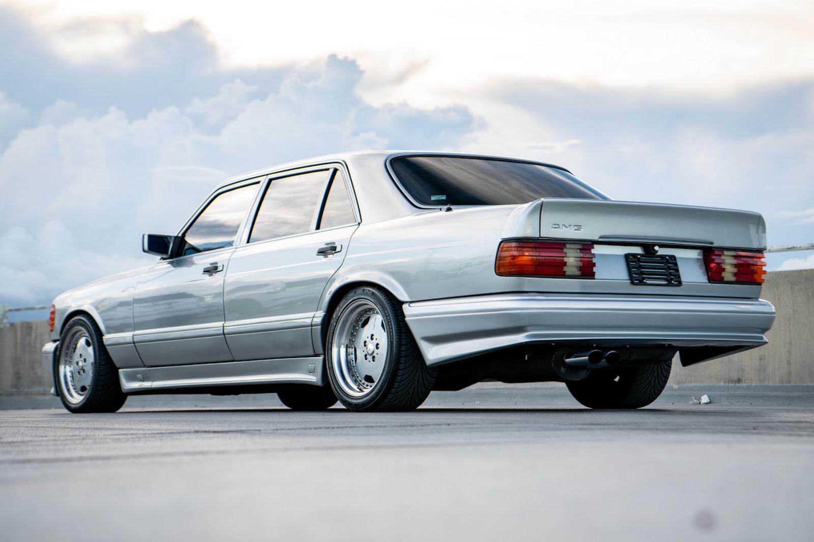 Mercedes 560 SEL 6.0 AMG: Στο σφυρί ο πρόγονος της Mercedes-AMG S 63