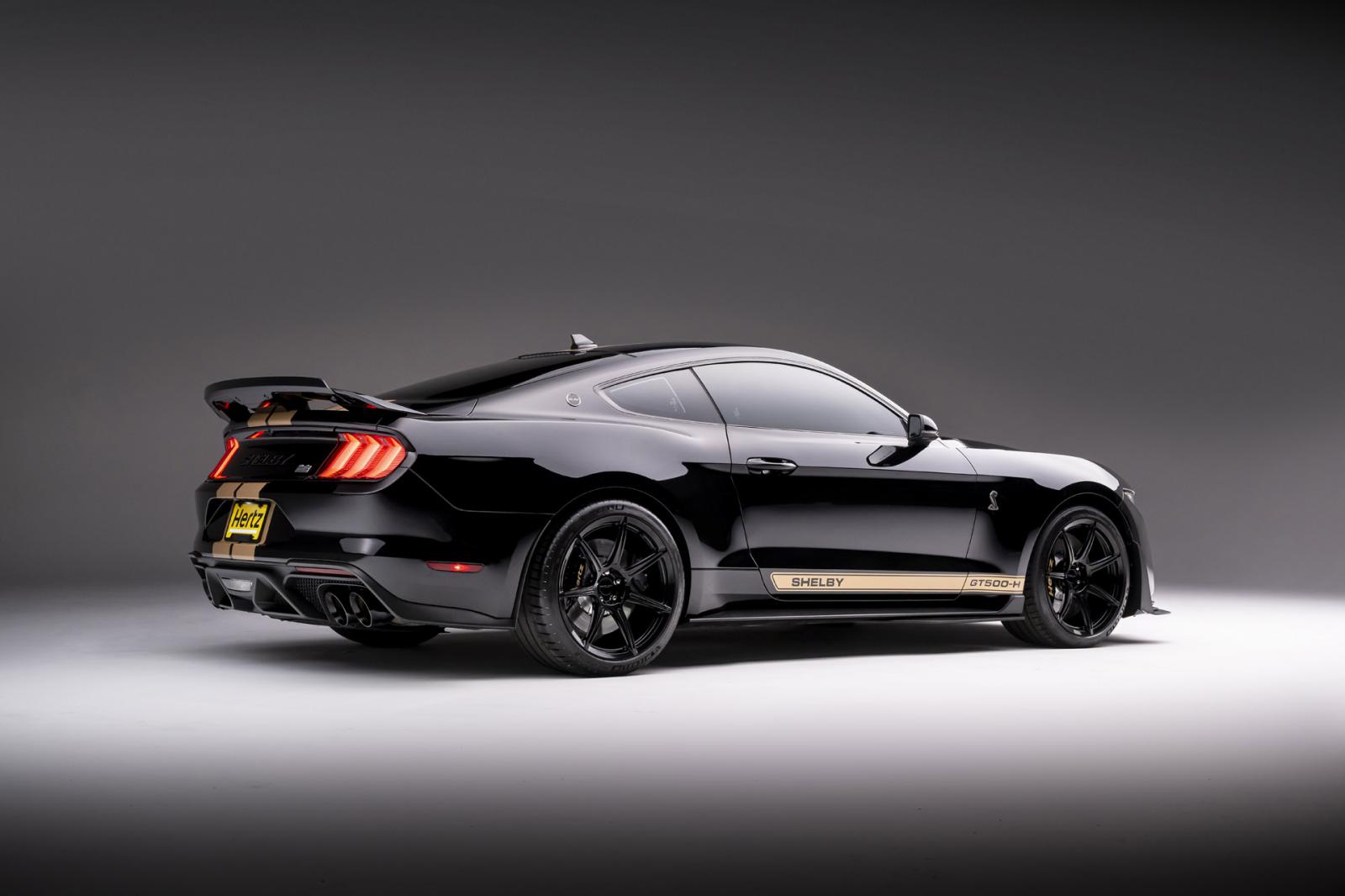 Νοίκιασε Mustang Shelby 912 ίππων με μόλις 380 ευρώ/μέρα!