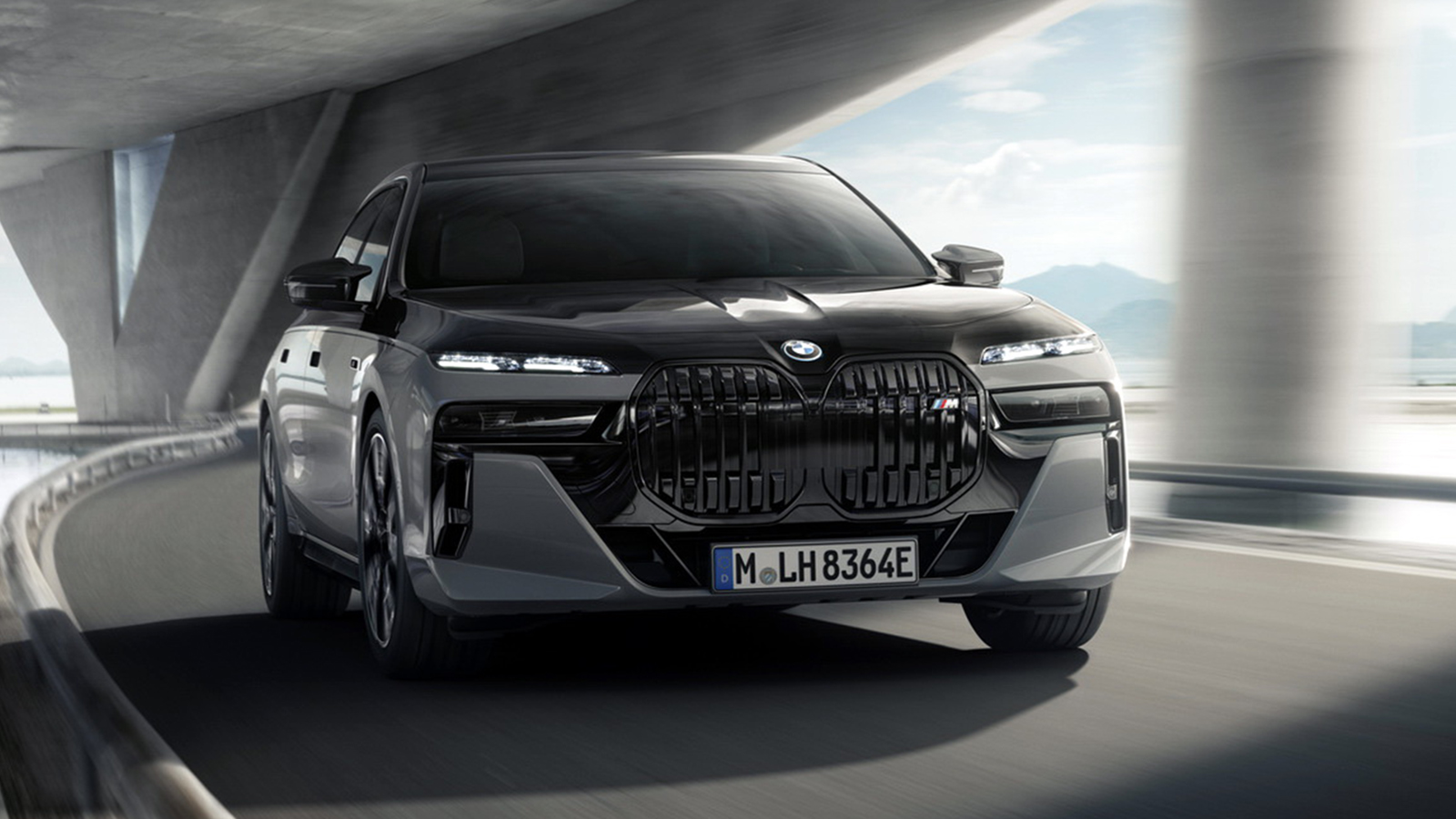 Νέα BMW Σειρά 7: Πλέον και ηλεκτρική και με οθόνη 31,3'' με ανάλυση 8Κ