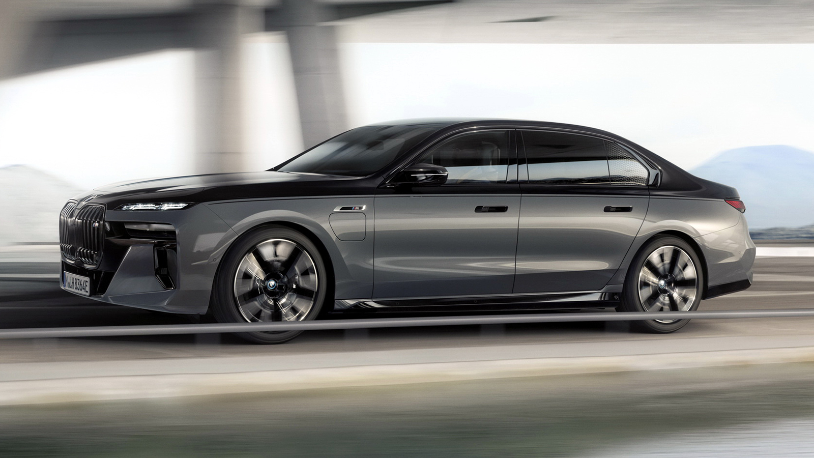 Νέα BMW Σειρά 7: Πλέον και ηλεκτρική και με οθόνη 31,3'' με ανάλυση 8Κ