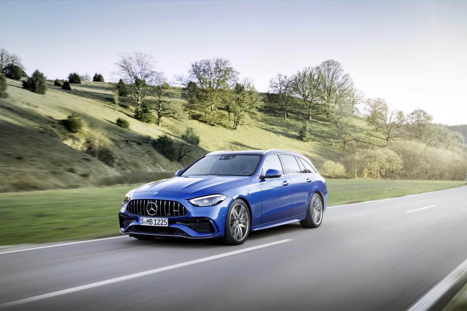 Ντεμπούτο με 408 άλογα για τη Mercedes-AMG C 43