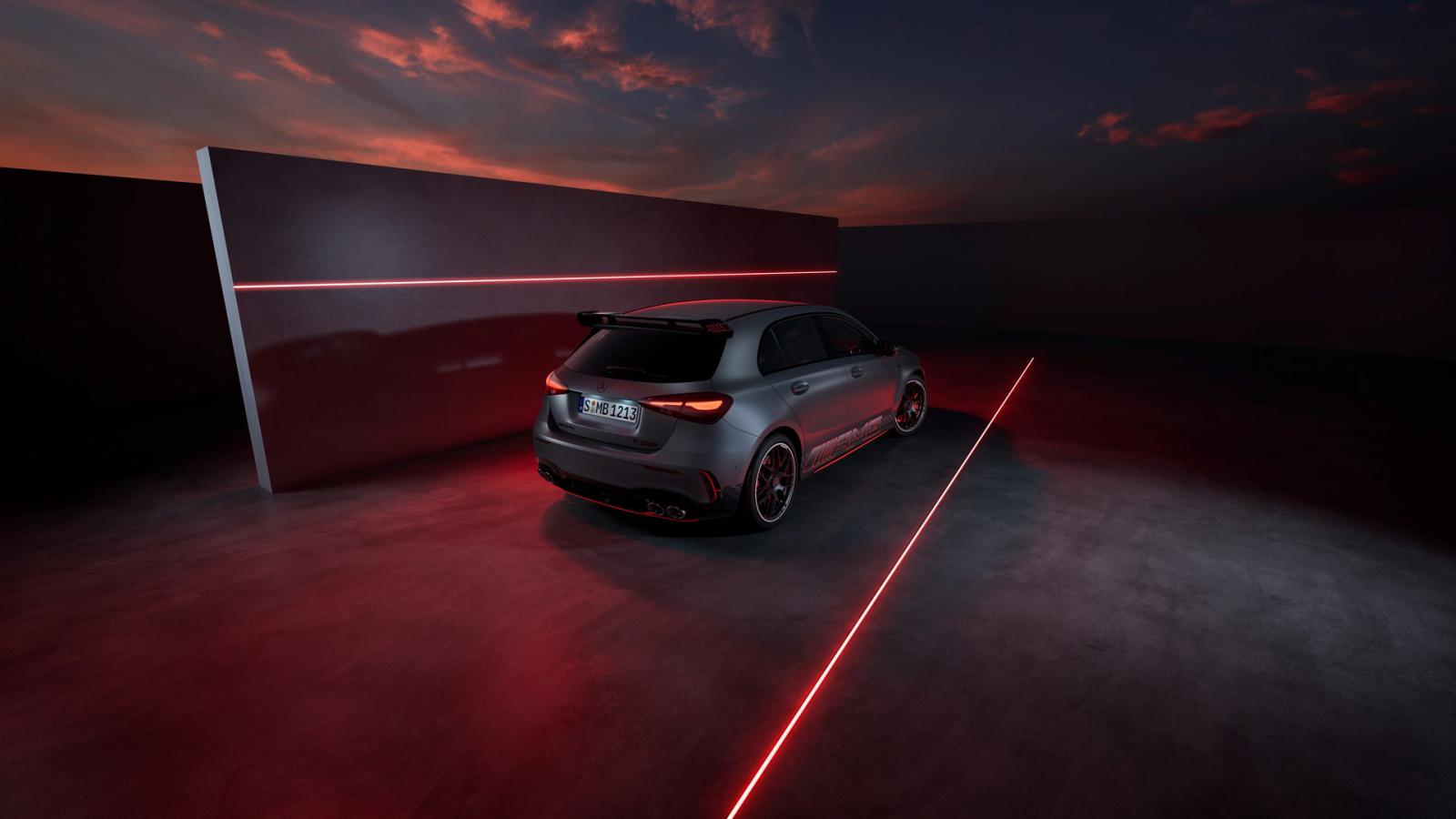 Πιο hi-tech και με ήπια υβριδικό boost η ανανεωμένη Mercedes A-Class