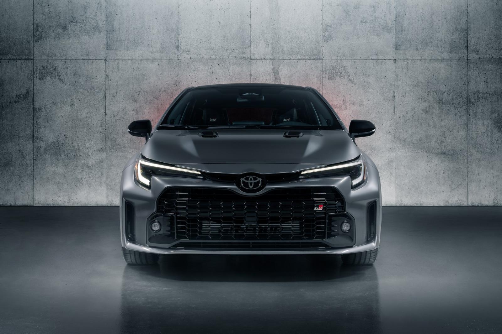 Νέα Toyota GR Corolla: 4κίνητη με 304 άλογα και εμφάνιση «τούμπανο»