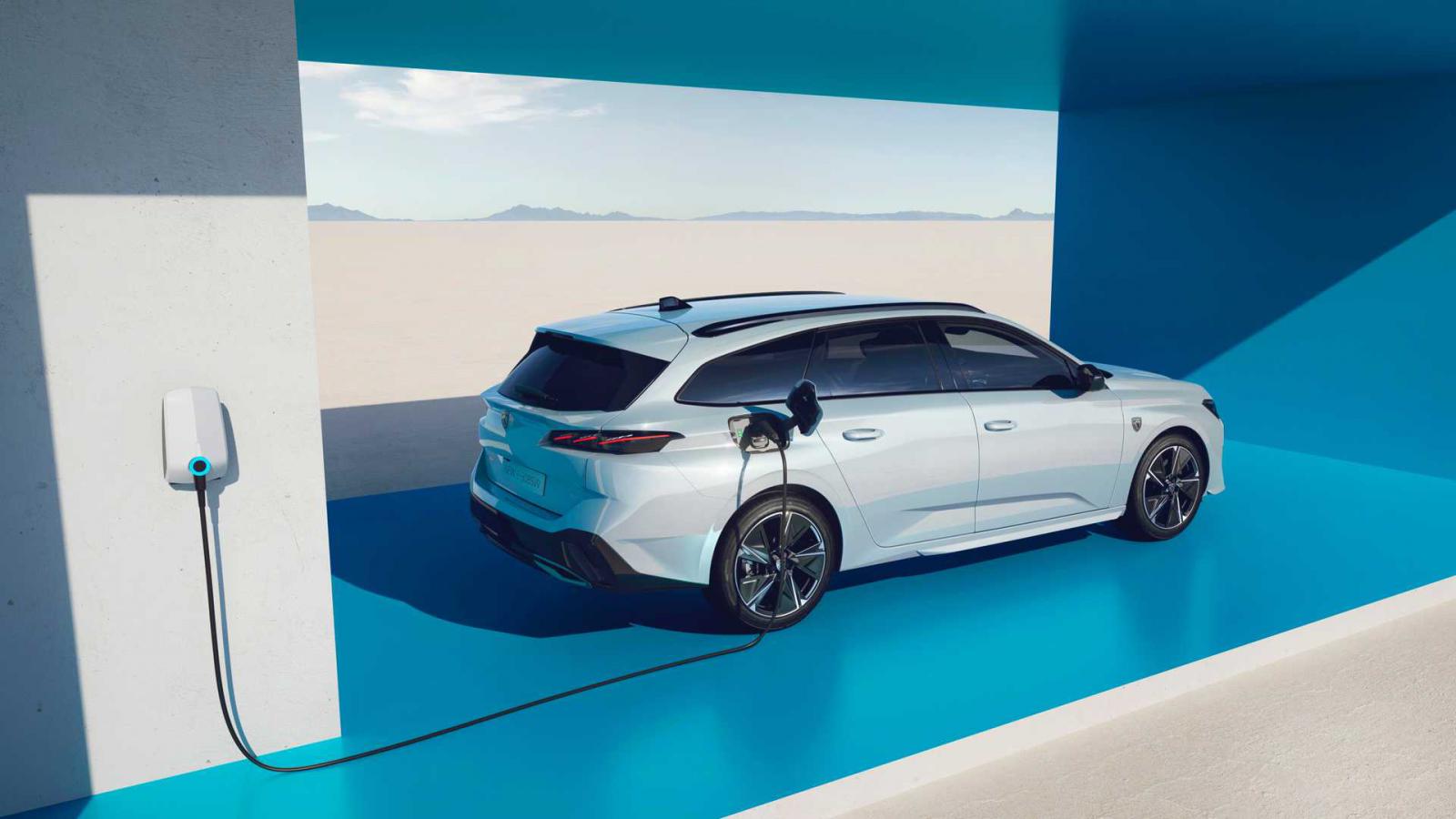 Το ηλεκτρικό Peugeot E-308 ήρθε με 156 άλογα