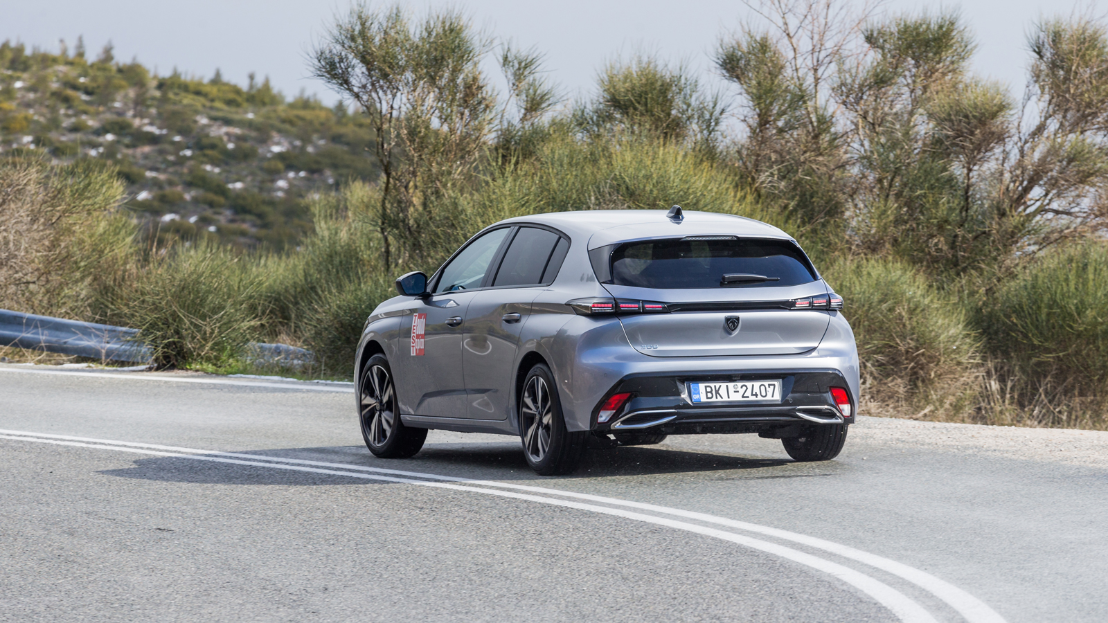 Το Peugeot 308 θα υπακούσει πλήρως στις εντολές και θα στρίψει στο σημείο που στοχεύεις, χωρίς να ανοίξει την τροχιά του με το πίσω μέρος να ακολουθεί
