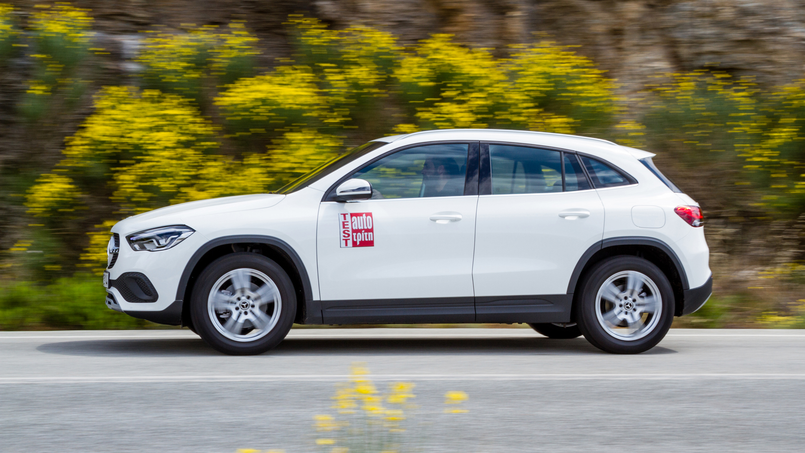 Εξαιρετικές για το βάρος οι επιδόσεις του C-SUV της Mercedes, διότι με όπλο το άμεσο αυτόματο κιβώτιο διπλού συμπλέκτη 7 σχέσεων αποδίδει εξαιρετικά σ