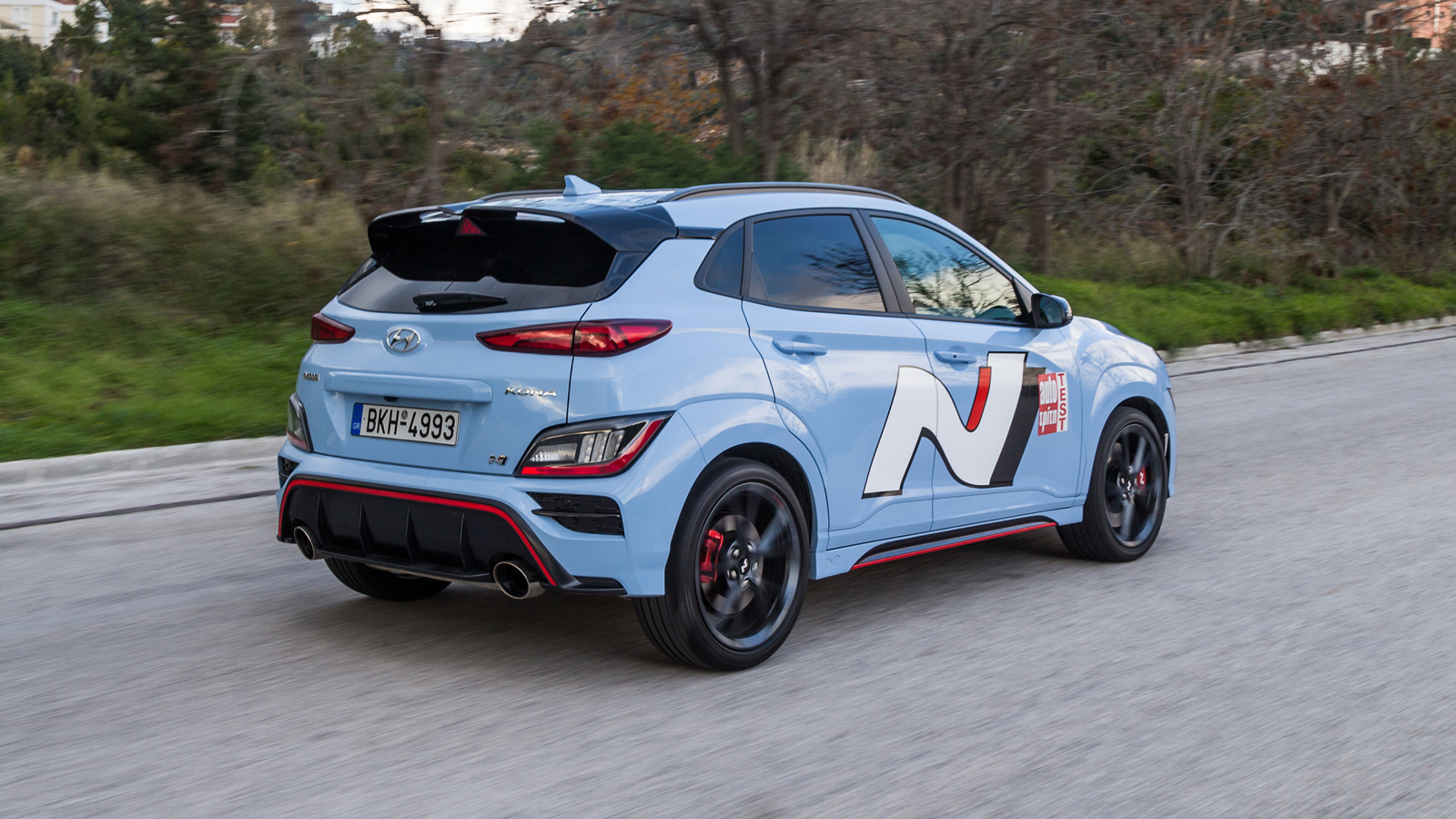 Το Hyundai Kona N είναι ένα... αγωνιστικό δρόμου με δεξιοτεχνίες στις απαιτητικές στροφές και σωρεία λειτουργιών για τους λάτρεις της δυναμικής οδήγησ