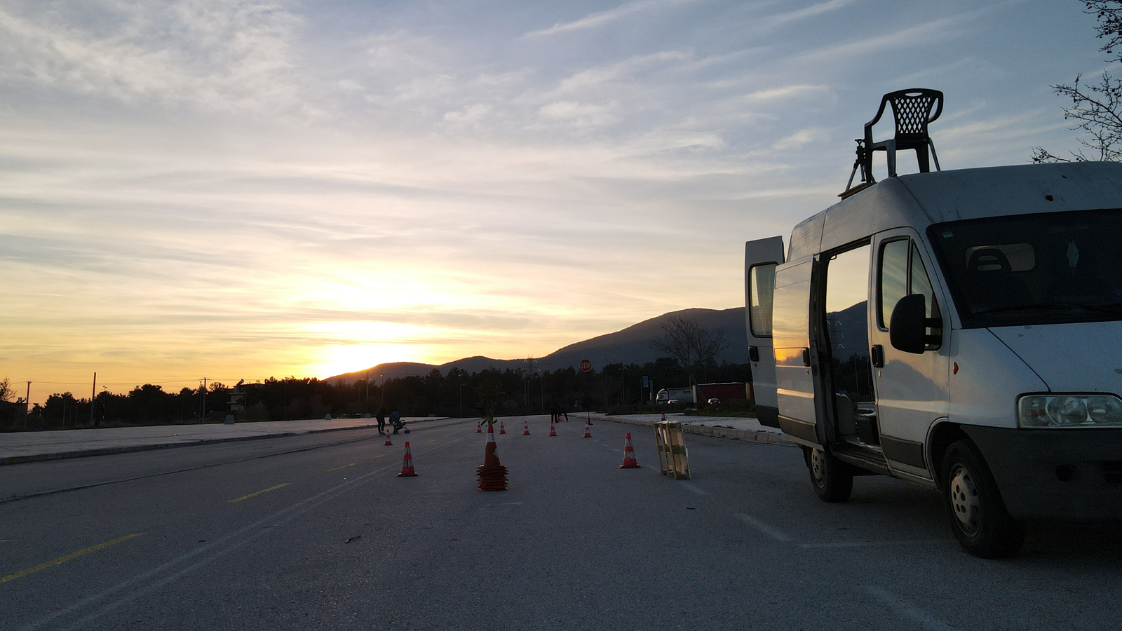 Για να αξιολογήσουμε την ορατότητα τοποθετήσαμε από τα 15 έως τα 30 μ. διαγωνίως 5 κορίνες, ένα παιδικό καρότσι στα 30 μ., μια πινακίδα «STOP» στα 35 