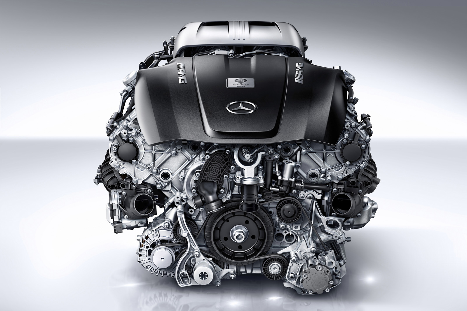 Η Mercedes θέλει να διατηρήσει τους V8 κινητήρες και μετά το 2030