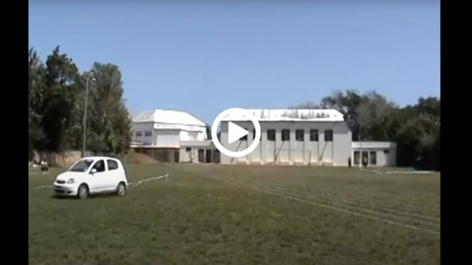 Επιστράτευσαν αυτοκίνητο για πέταγμα χαρταετού
