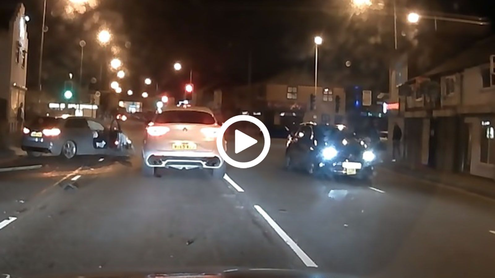 Αλφίστα «στέλνει» VAGίτη στον τοίχο μετά από βραδινό κυνηγητό