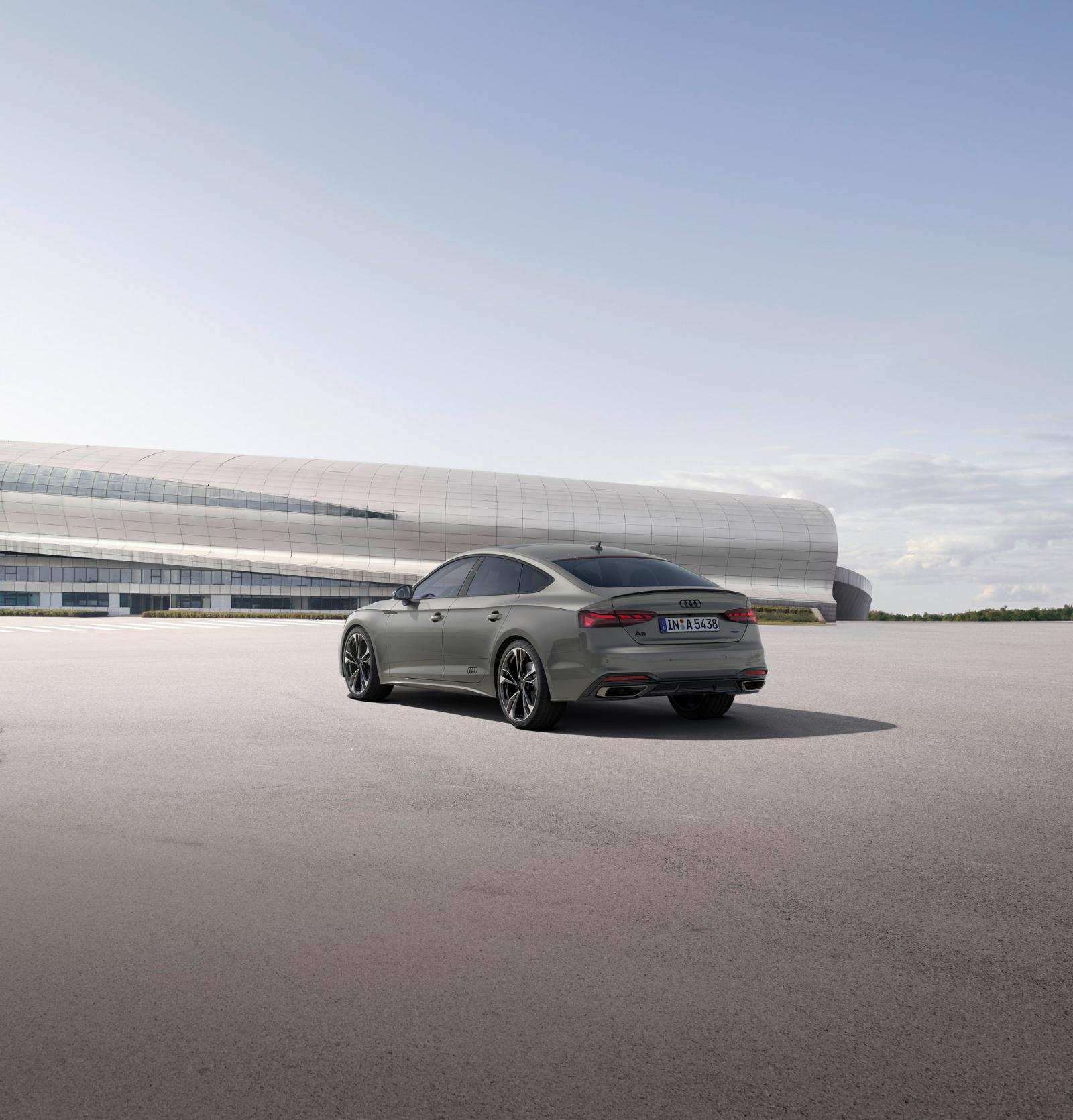 Δύο πακέτα αναβαθμίζουν την εμφάνιση των Audi A4, A5, S4 και S5