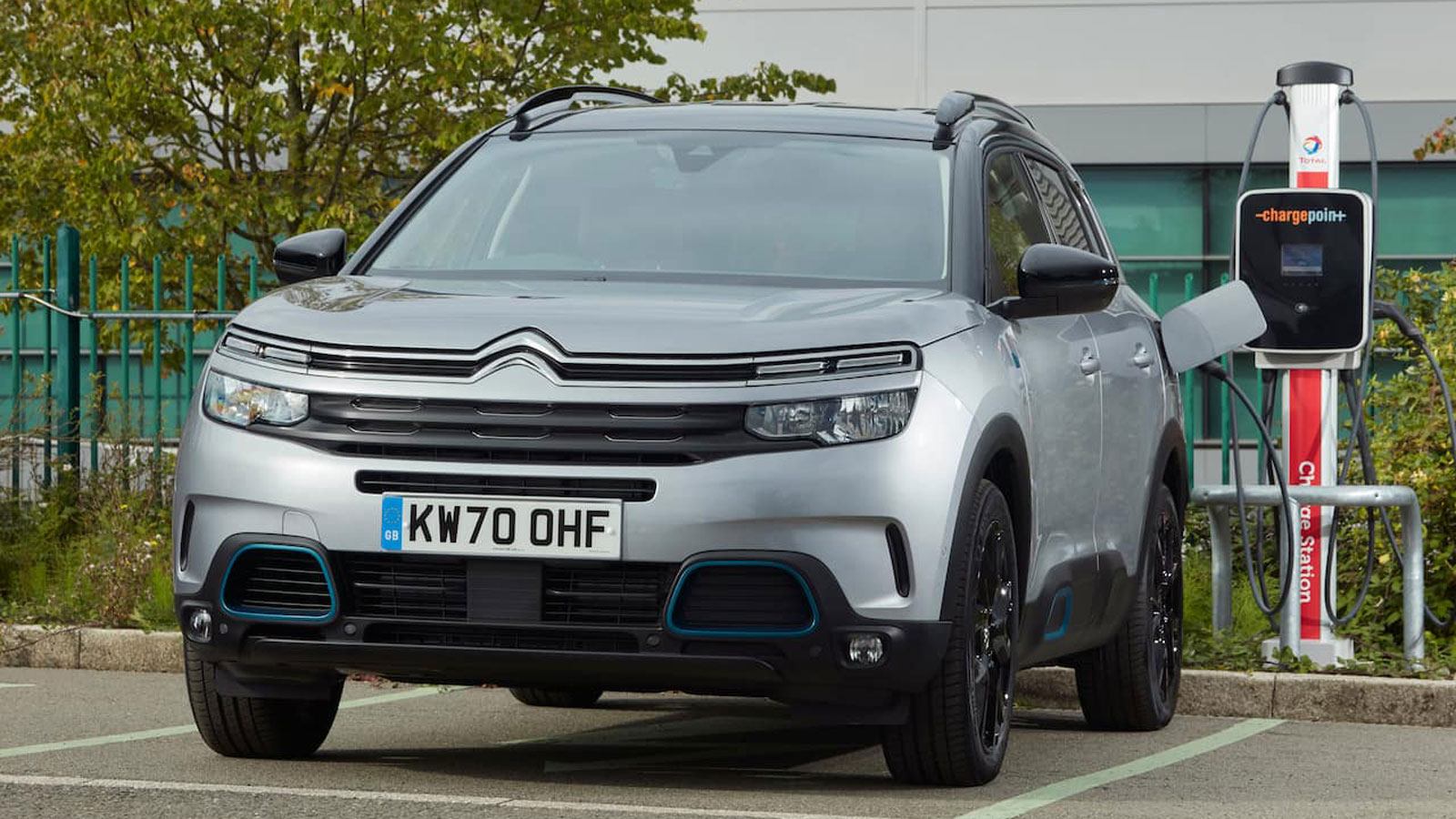 Ένα από τα πλεονεκτήματα PHEV μοντέλων όπως το C4 Aircross συγκριτικά με τα αμιγώς ηλεκτρικά είναι ο ταχύτερος χρόνος φόρτισης της μικρότερης μπαταρία