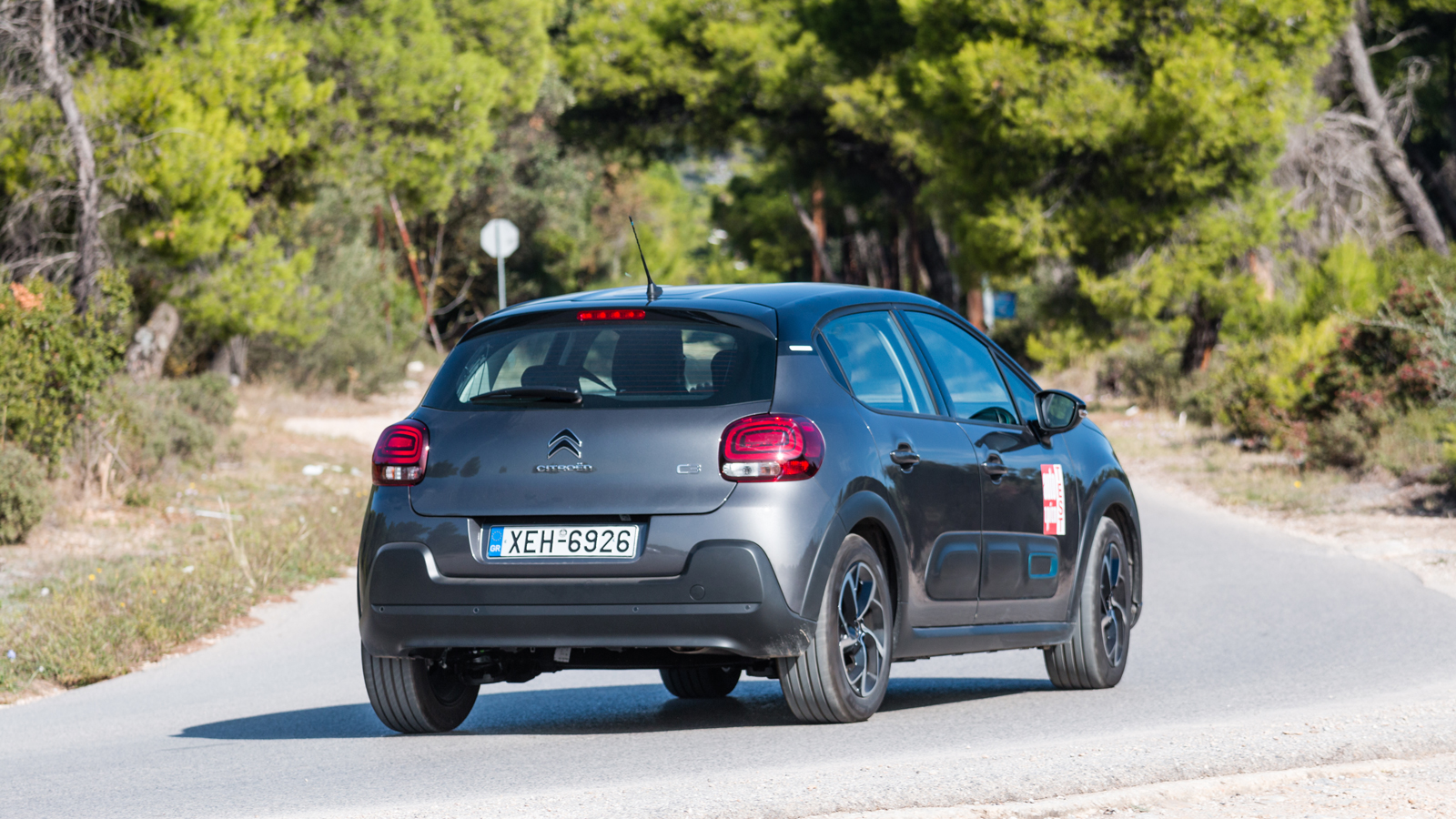 Η Citroen φημίζεται για την άνετη οδηγική αίσθηση των μοντέλων της, γνώρισμα που χαρακτηρίζει και το C3 με τις υποδειγματικές αναρτήσεις (McPherson μπ
