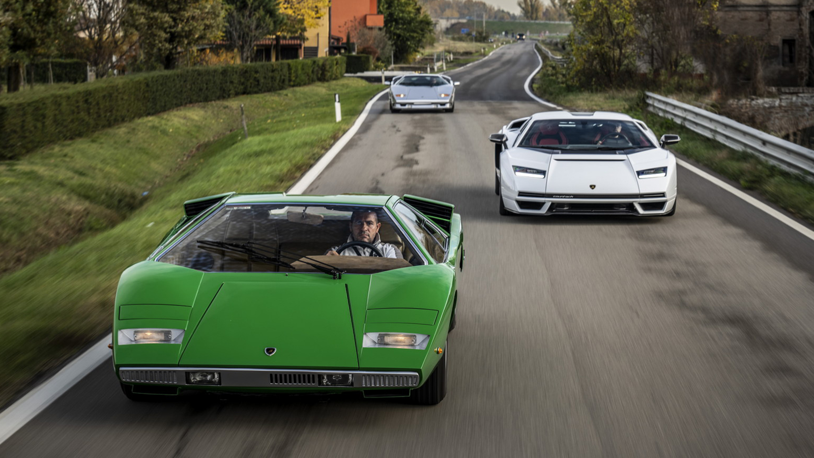 Με εκλεκτή παρέα η πρώτη εξόρμηση της νέας Lamborghini Countach