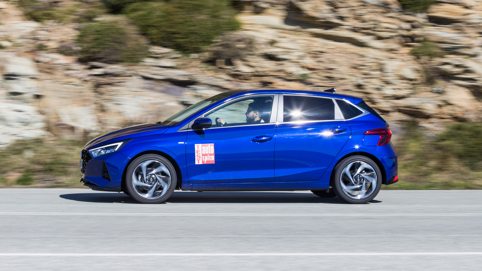 : Μοναδικό mild hybrid μοντέλο της σύγκρισης είναι το Hyundai i20, το οποίο εξοπλίζεται με τον 1,0 T-GDi κινητήρα τεχνολογίας smartstream απόδοσης 100