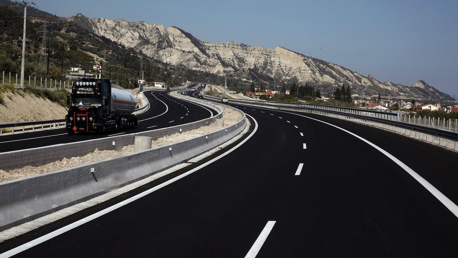 Τραγωδία στη ΛΕΑ της Εθνικής: Ανδρας σκοτώθηκε σε τροχαίο - Σταμάτησε να μιλήσει στο κινητό