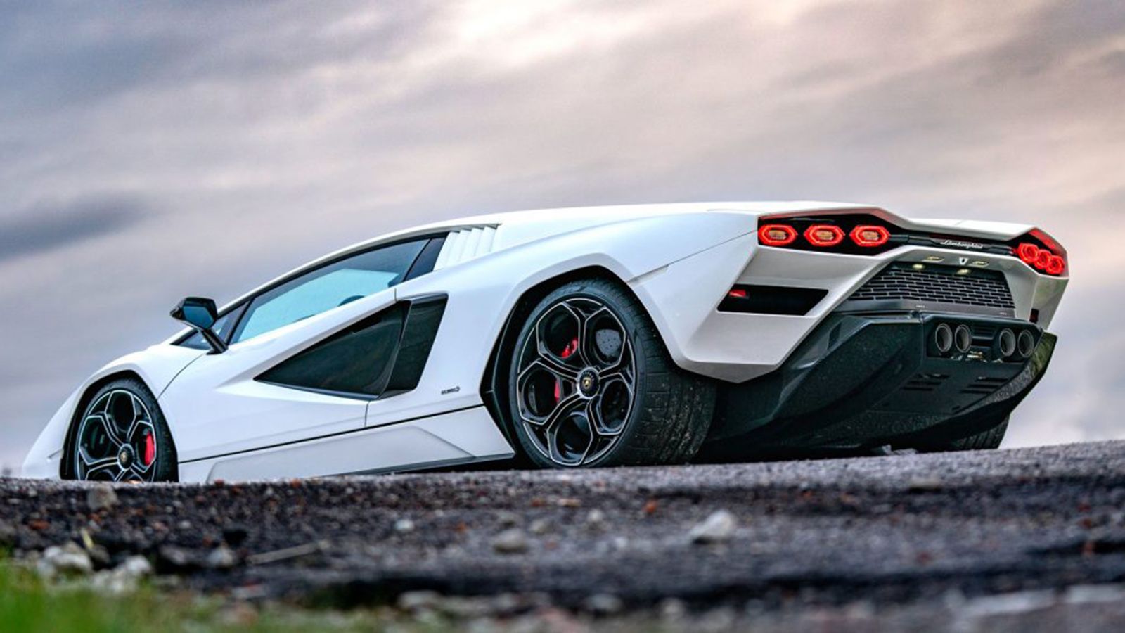 Lamborghini: Tα συνθετικά καύσιμα θα σώσουν τα θερμικά μοτέρ