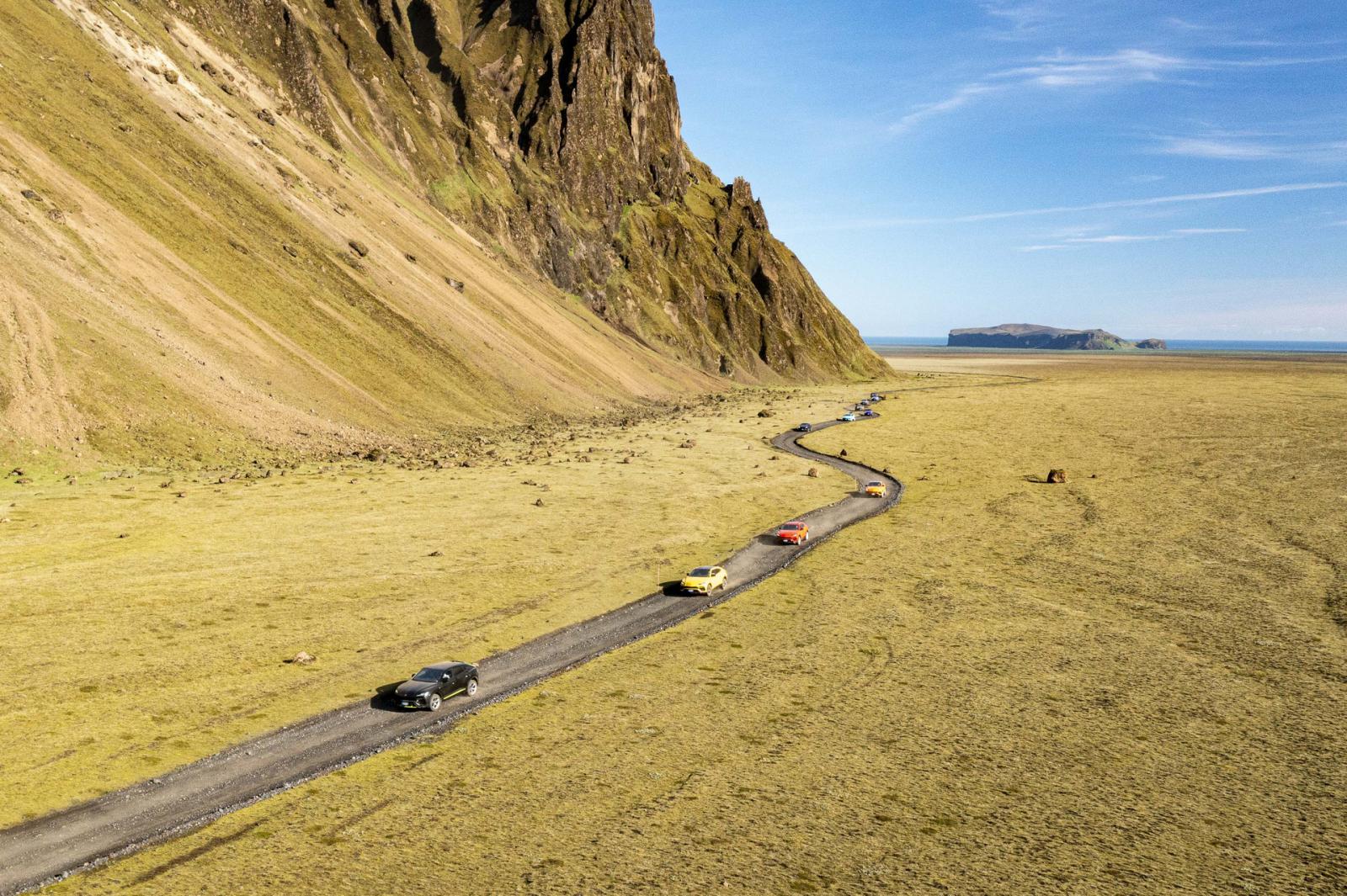 Η Lamborghini πήρε μαζί της σε οδοιπορικό ενός μήνα πελάτες της!  